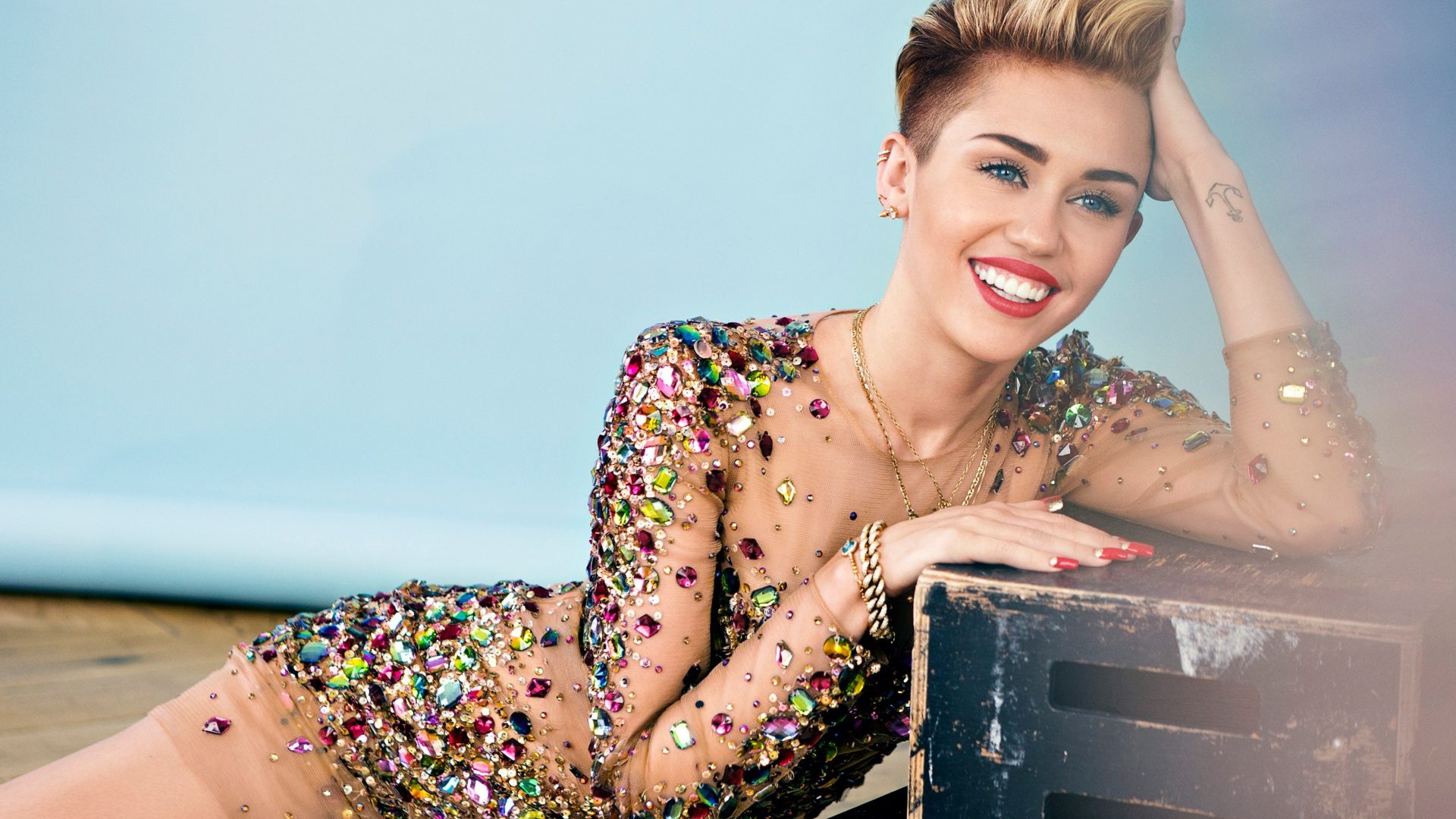 Analizando Miley Cyrus Centros Enl Nea Invisalign